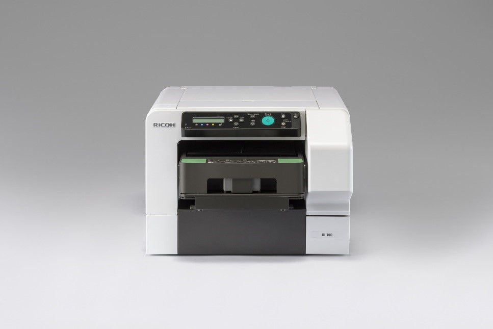 20180110 Ricoh dévoile la Ri 100, imprimante pour impression directe sur textile